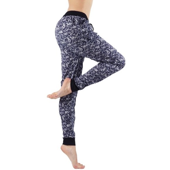 Pants - Jasmin Pants Joggers light weight with drag-stings